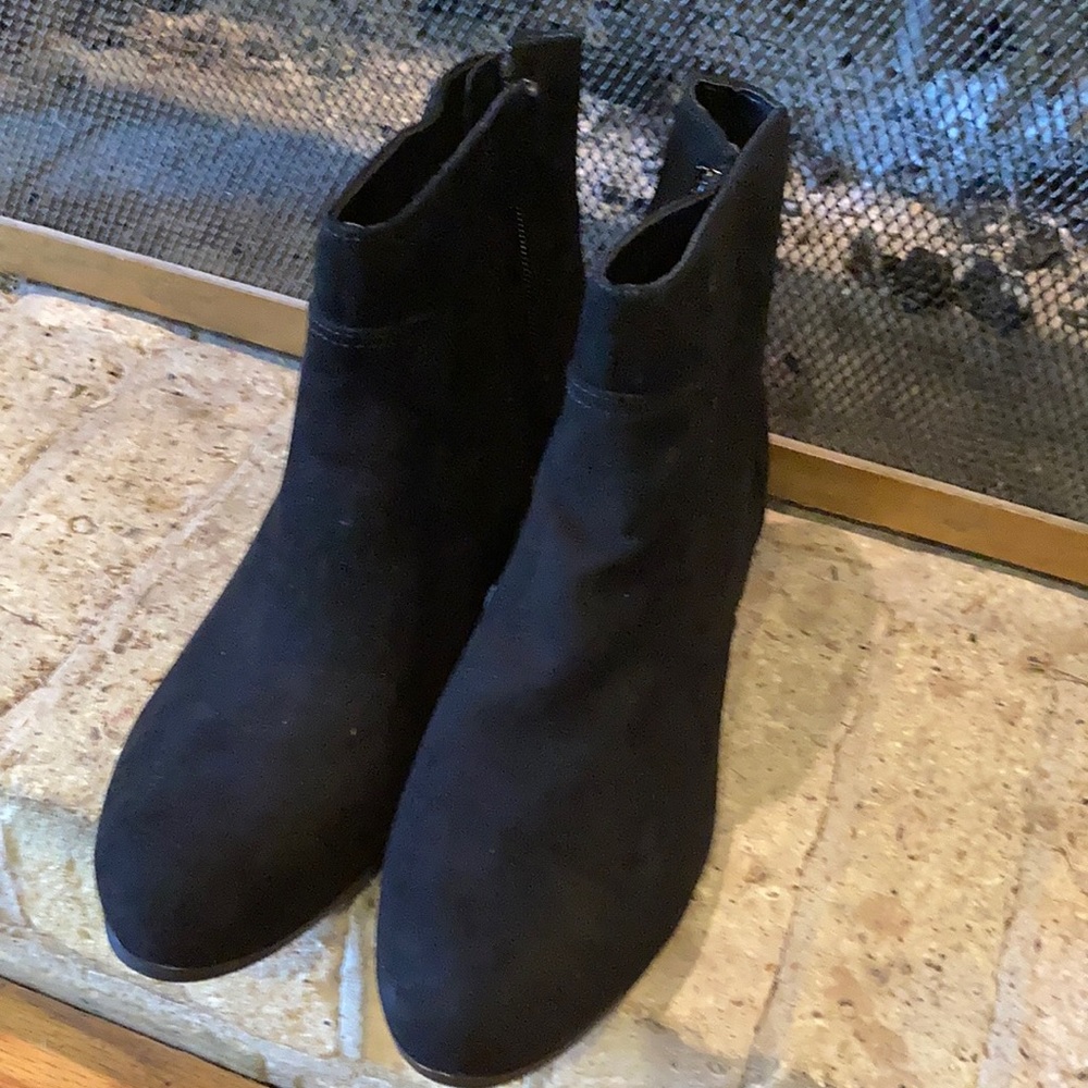 A.N.A black booties